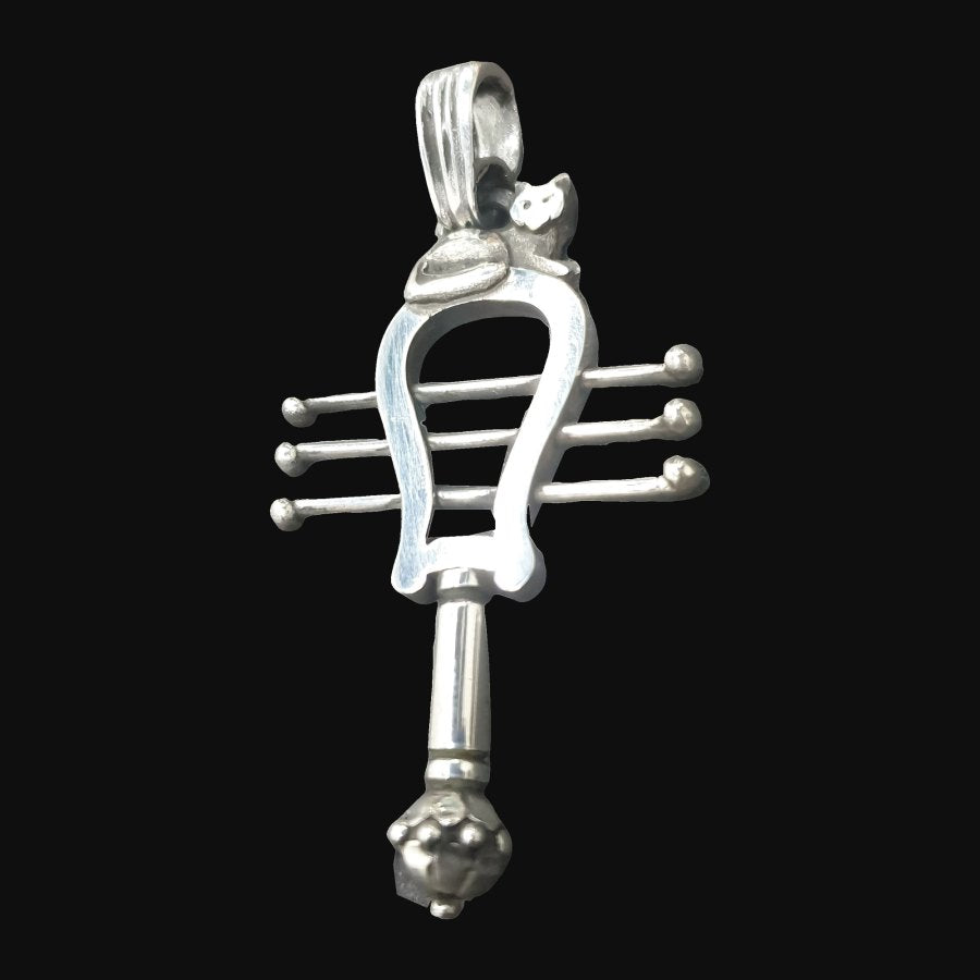 Egyptian Sistrum Pendant of the Goddess Isis 4 cm 11 g Silver Art 1217 - Bricks Masons