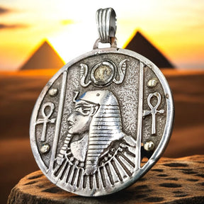 Egyptian Pharaoh Medal in Silver and Gold 5 x 4 cm 11 g Art 676 - Bricks Masons