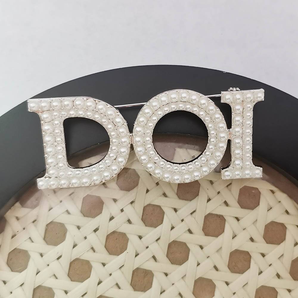 DOI Brooch - High Quality Handmade - Bricks Masons