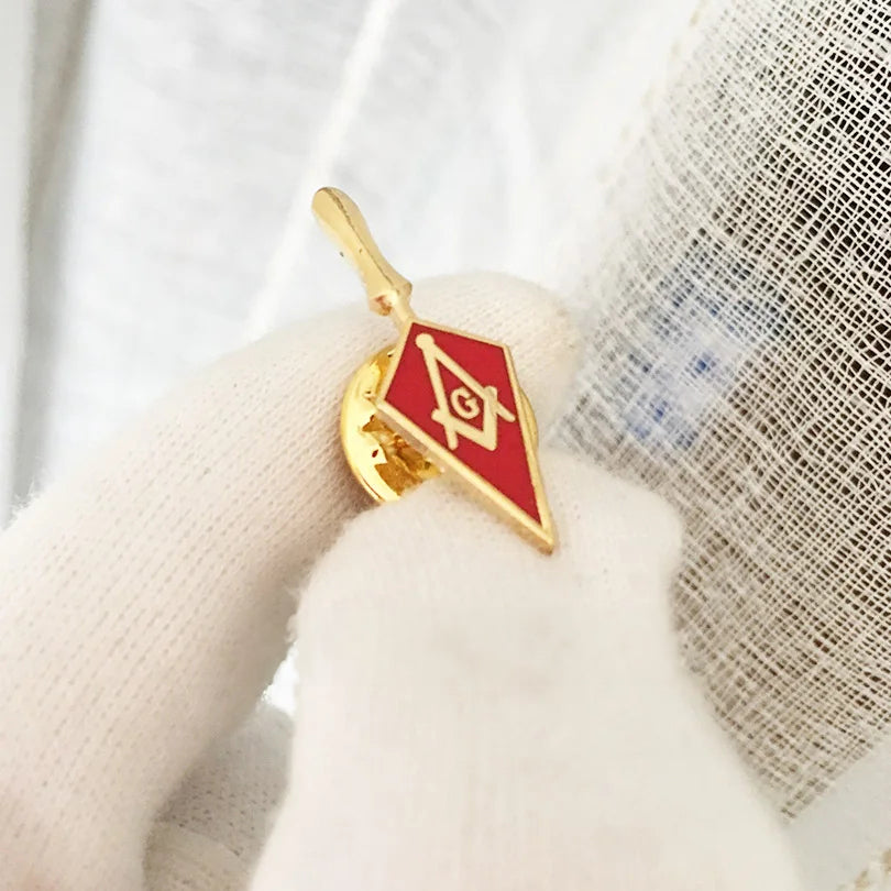 Master Mason Blue Lodge Lapel Pin - Red Enamel Trowel Shape - Bricks Masons